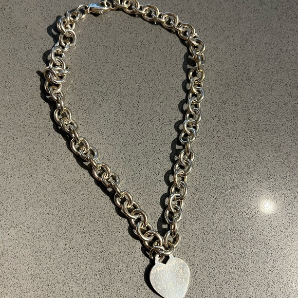 Authentic Tiffany & Co. sterling silver heart necklace - Picture 3 of 6